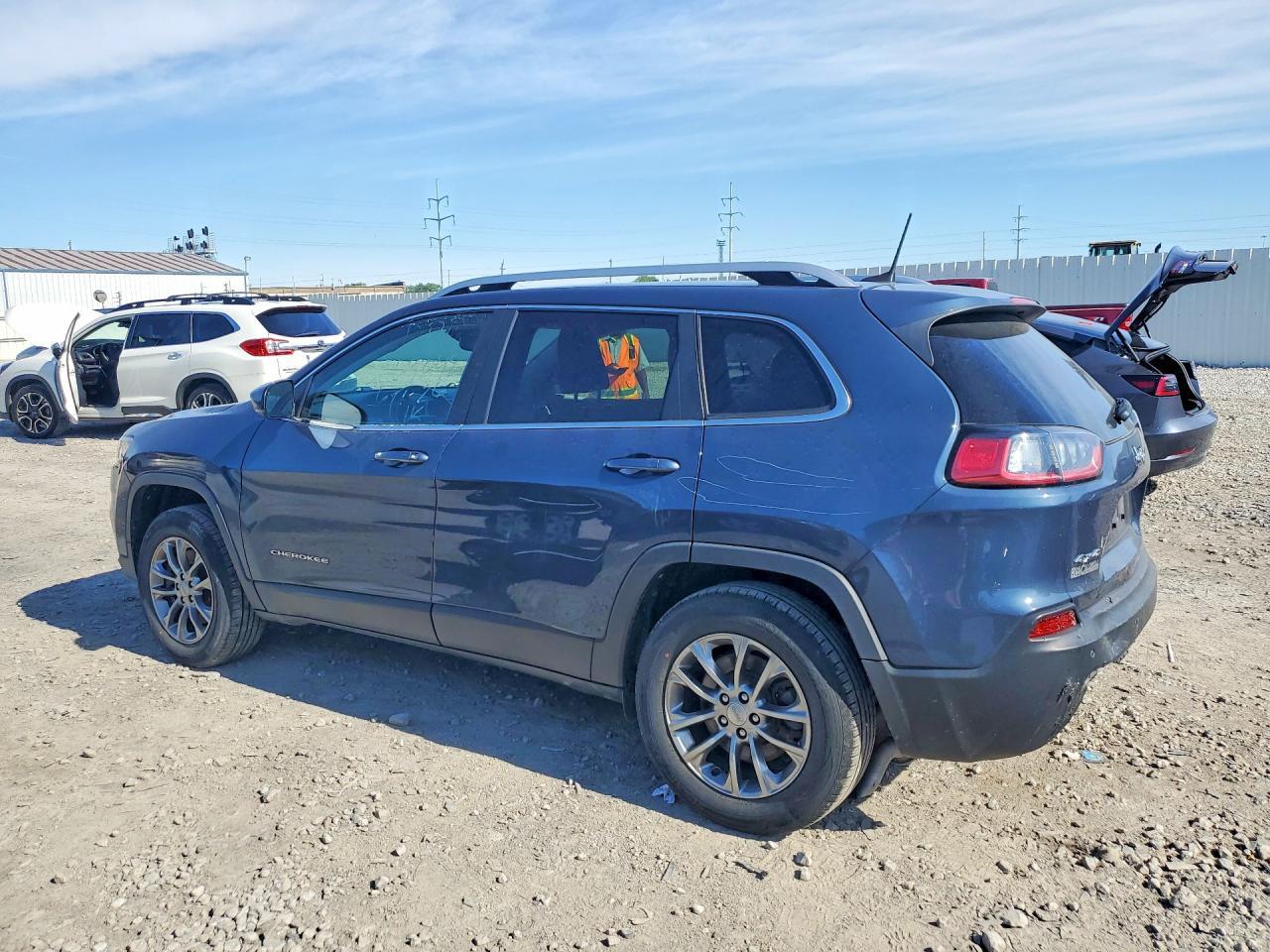 2021 Jeep Cherokee Latitude Plus - Image 2