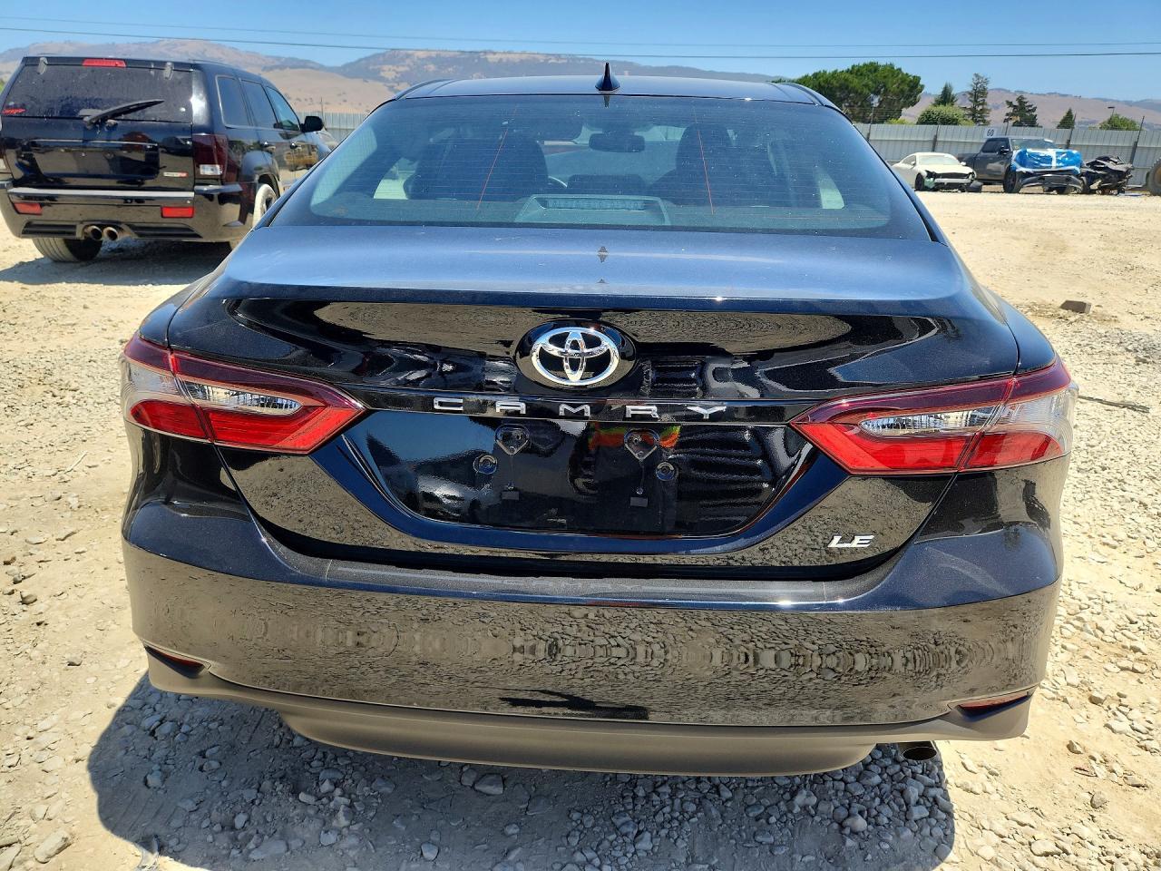 2022 Toyota Camry Le - Фото 6