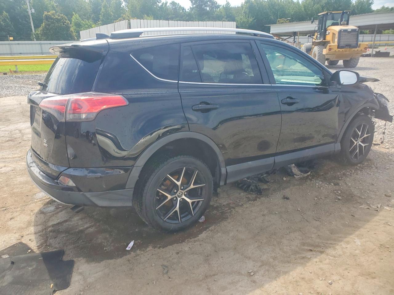 2016 Toyota Rav4 Se - Фото 3