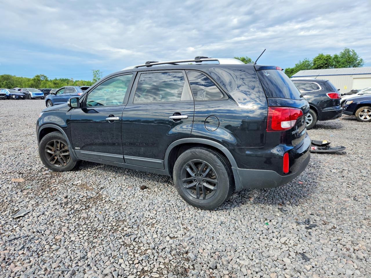 2015 Kia Sorento Lx - Image 2