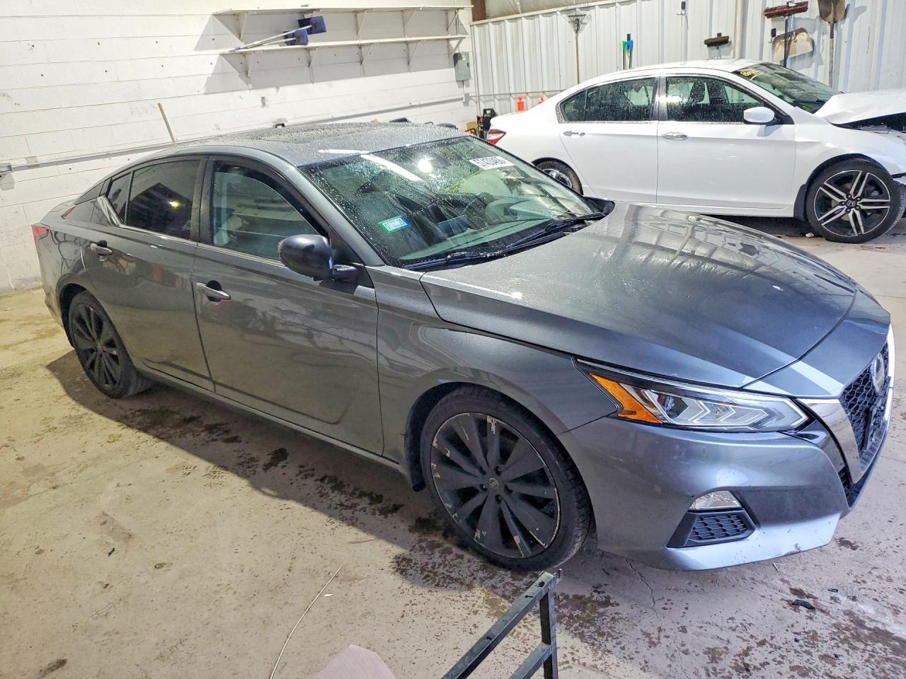 2020 Nissan Altima Sr - Image 4