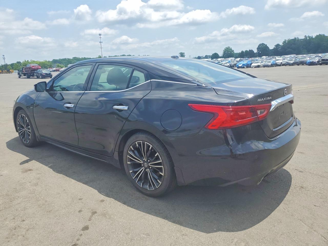 2017 Nissan Maxima Platinum - Image 2