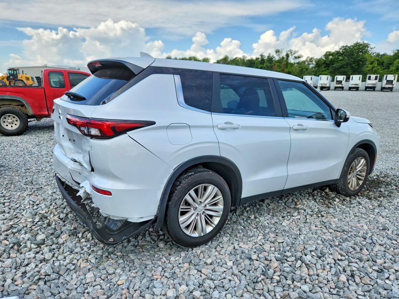 2024 Mitsubishi Outlander Es - Фото 3