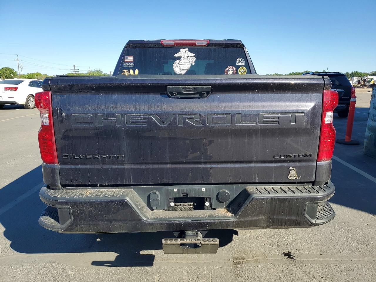 2022 Chevrolet Silverado K1500 Custom - Фото 6