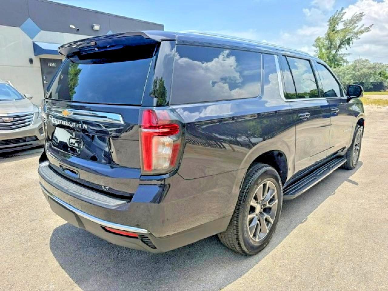 2023 Chevrolet Suburban C1500 Lt - Фото 3