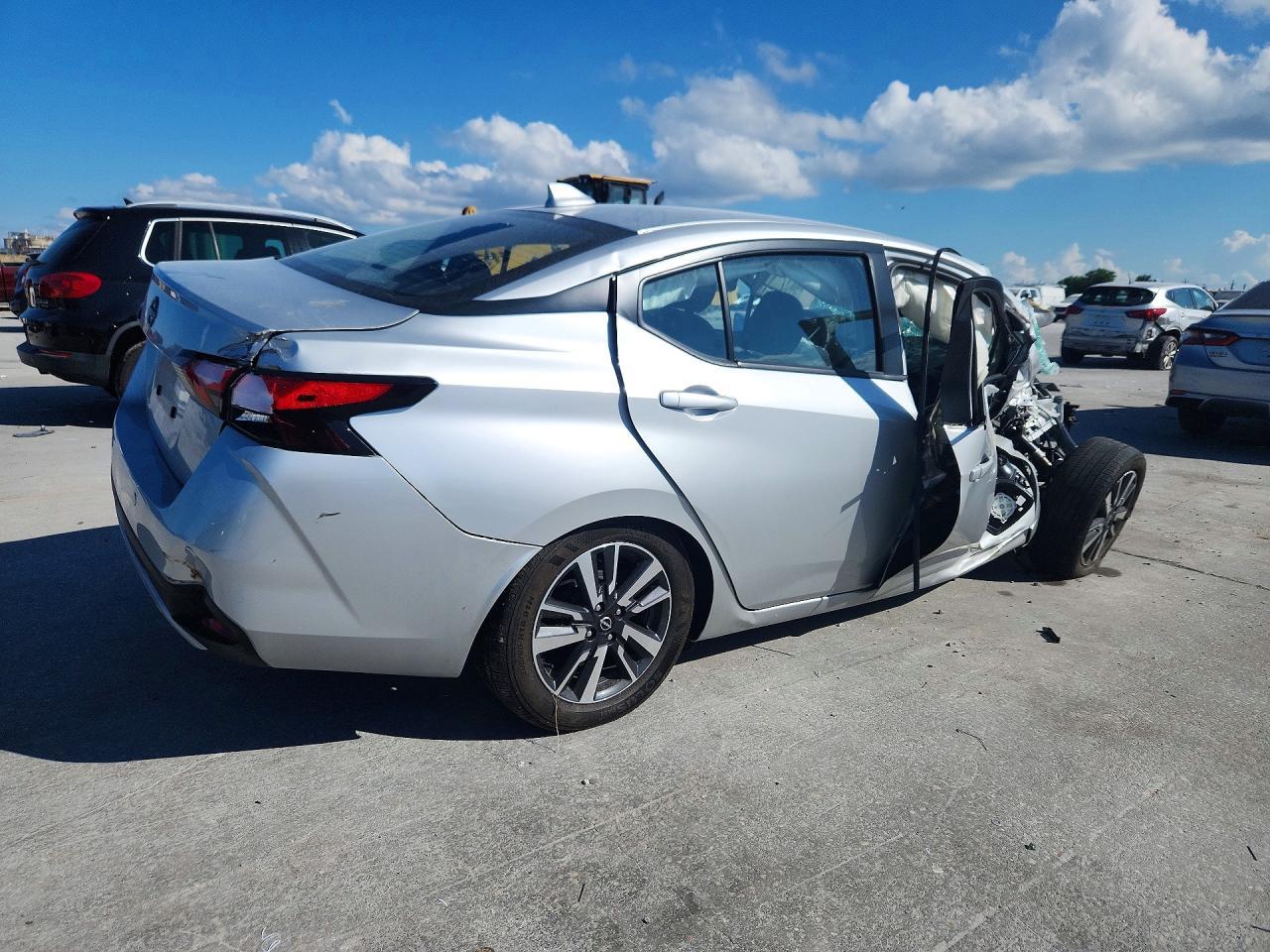 2025 Nissan Versa Sv - Фото 3