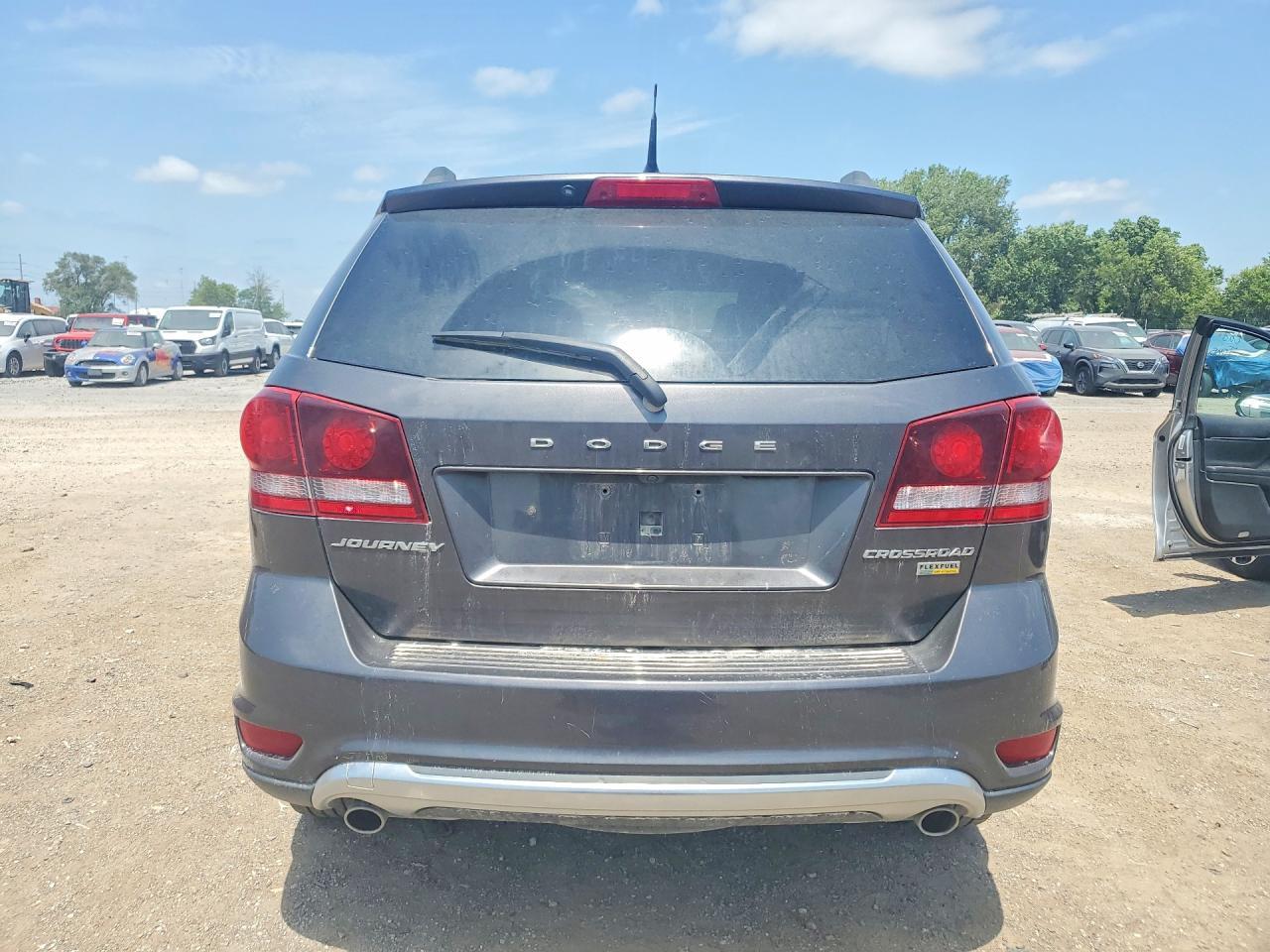 2018 Dodge Journey Crossroad - Фото 6