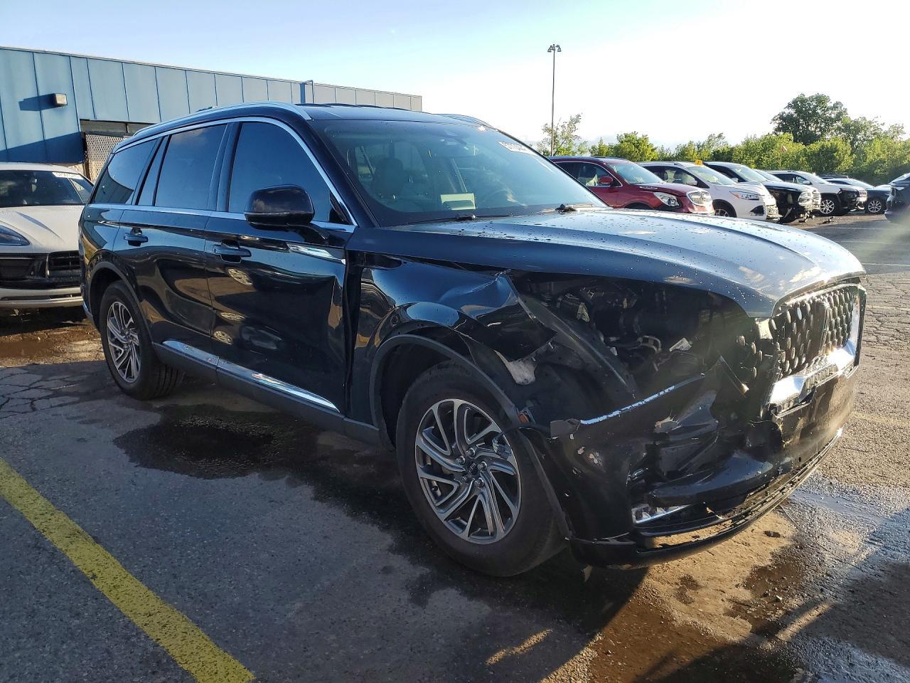 2021 Lincoln Aviator - Image 4