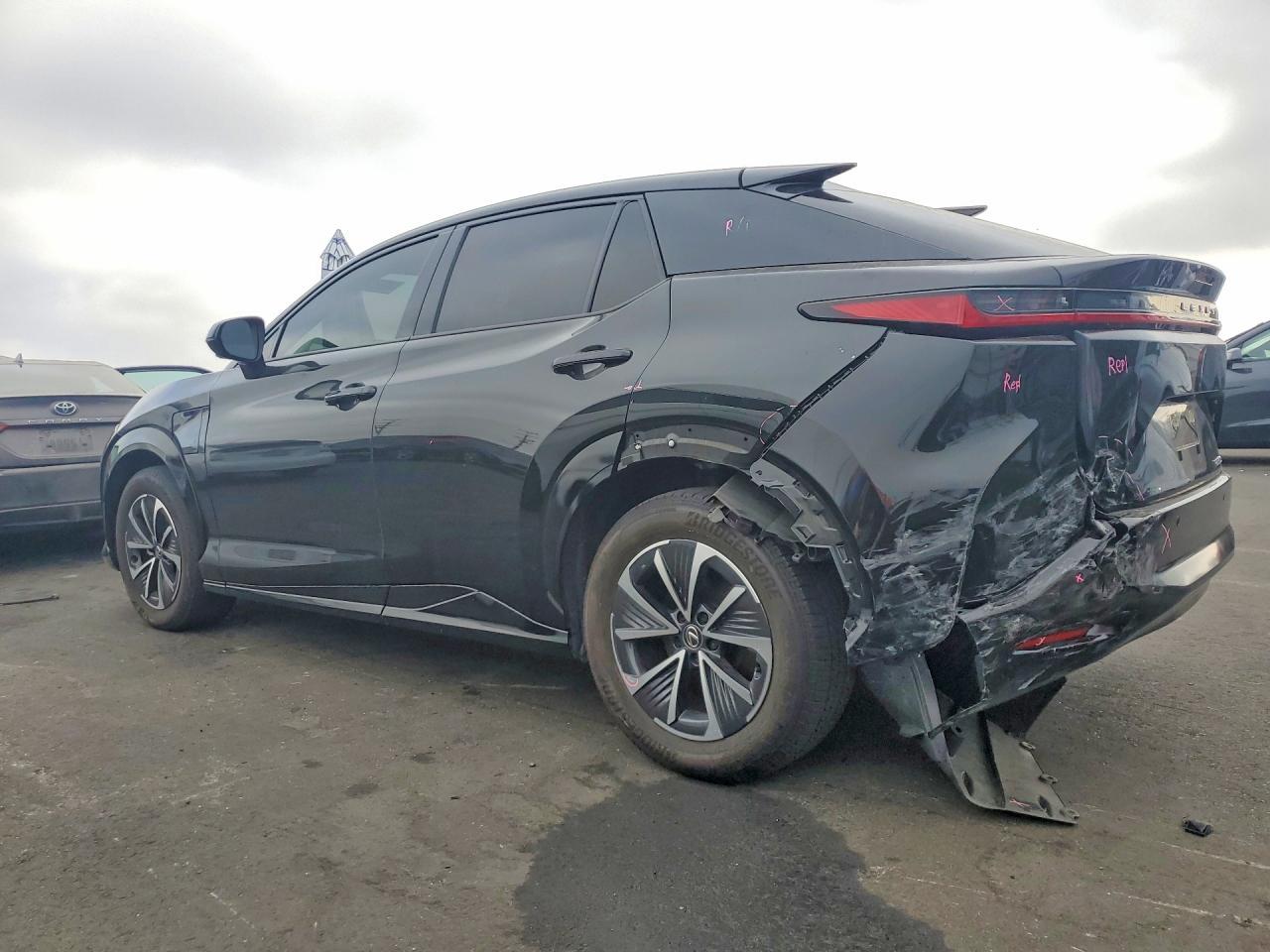 2025 Lexus Rz 300E - Фото 2
