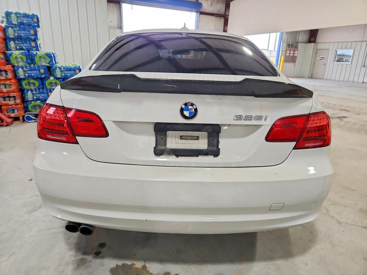2011 BMW 328 I - Фото 6