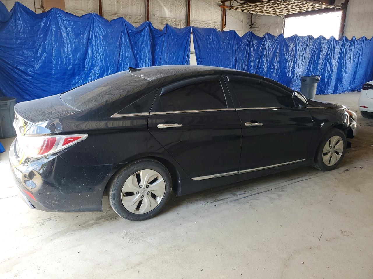 2015 Hyundai Sonata Hybrid Base - Image 3
