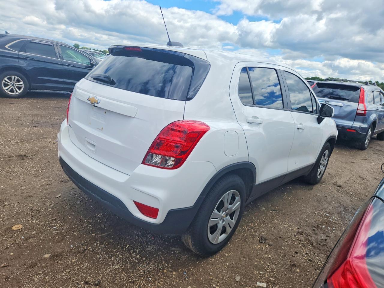2019 Chevrolet Trax Ls - Фото 3
