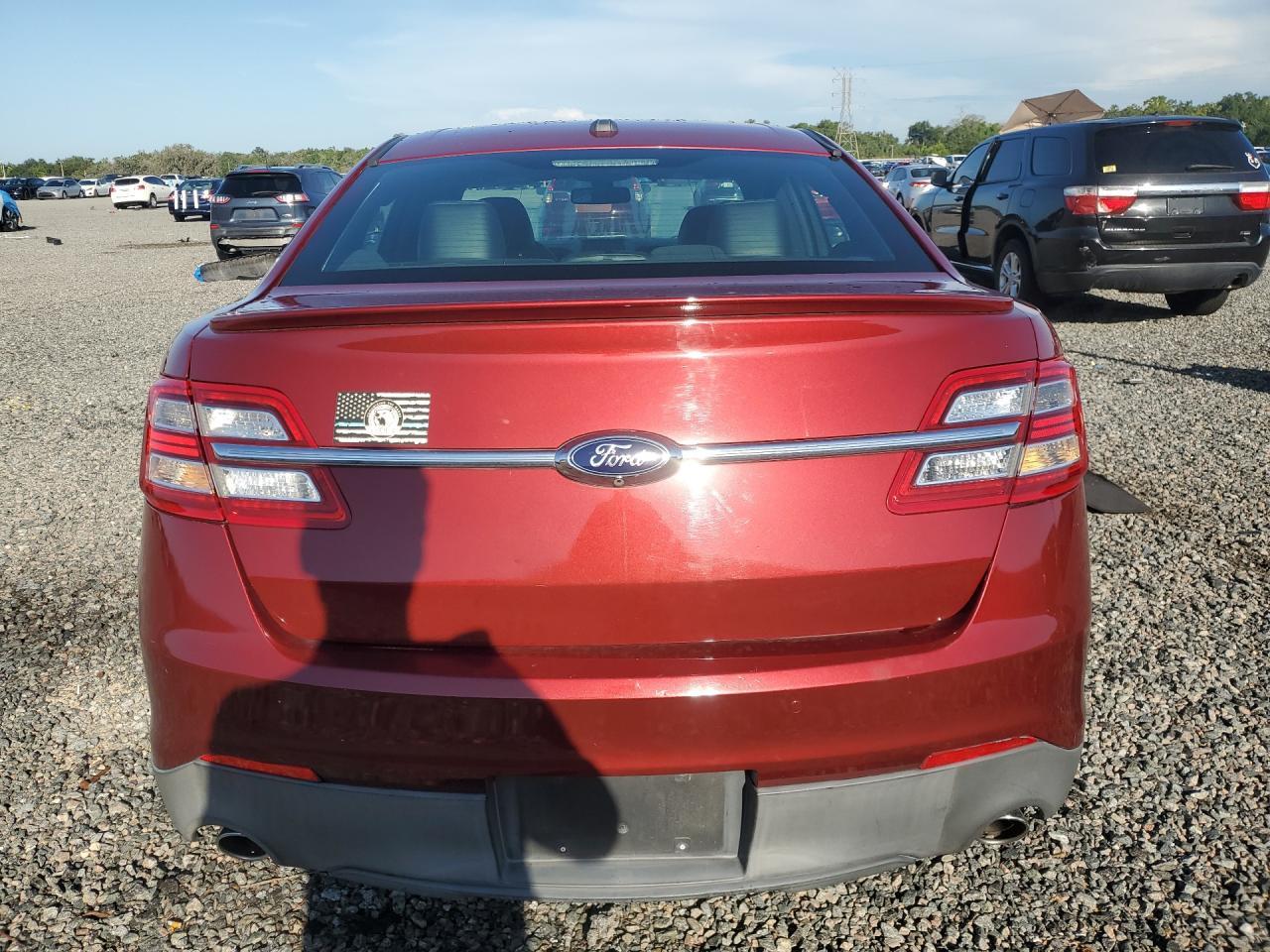 2015 Ford Taurus Limited - Image 6