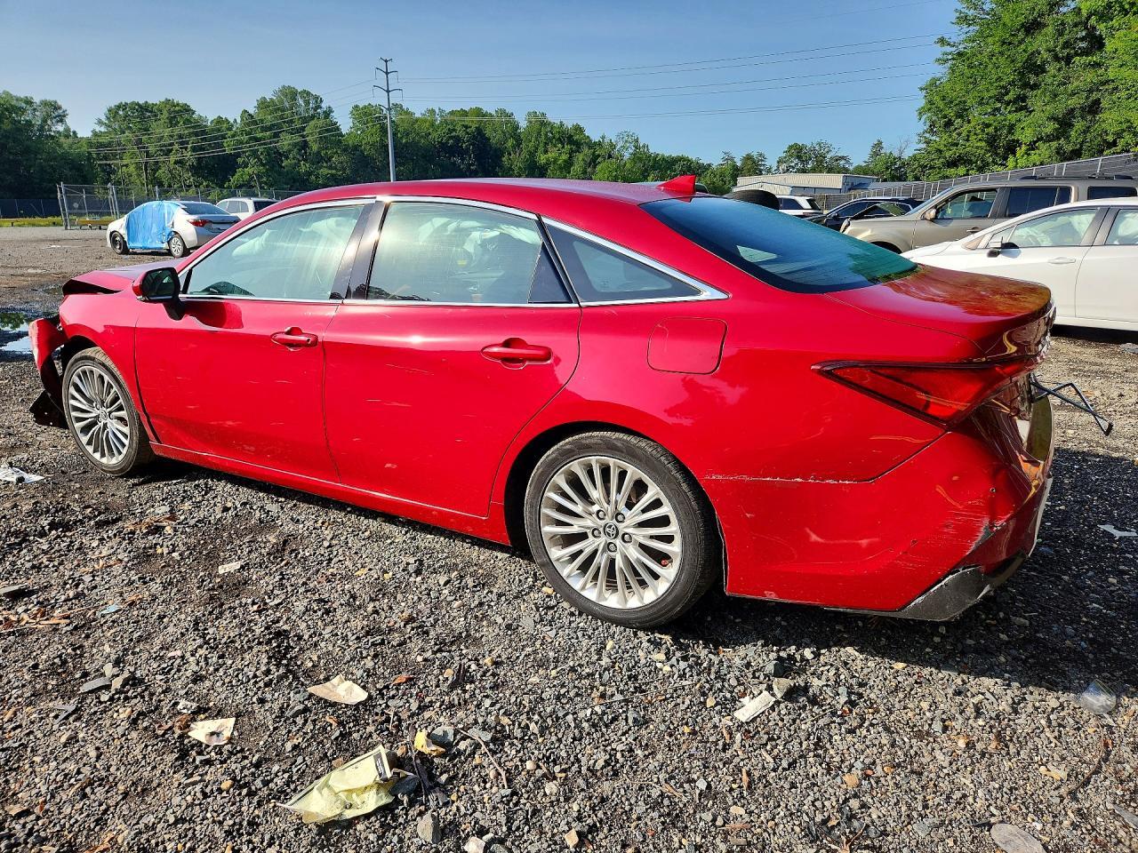 2021 Toyota Avalon Limited - Фото 2