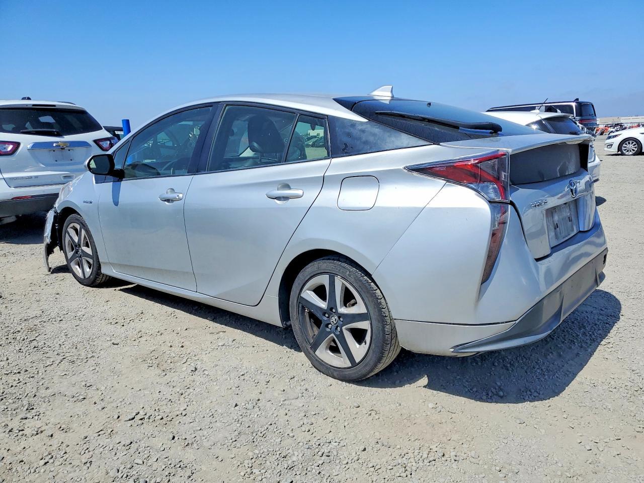 2016 Toyota Prius Three Touring - Фото 2