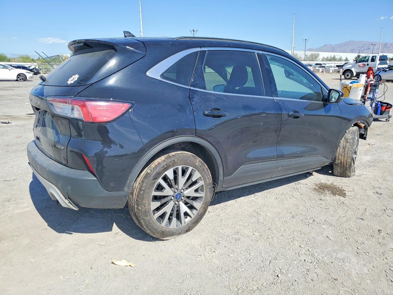 2020 Ford Escape Titanium - Фото 3