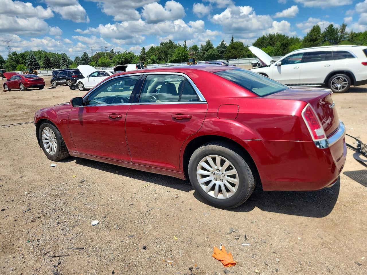 2013 Chrysler 300 - Фото 2