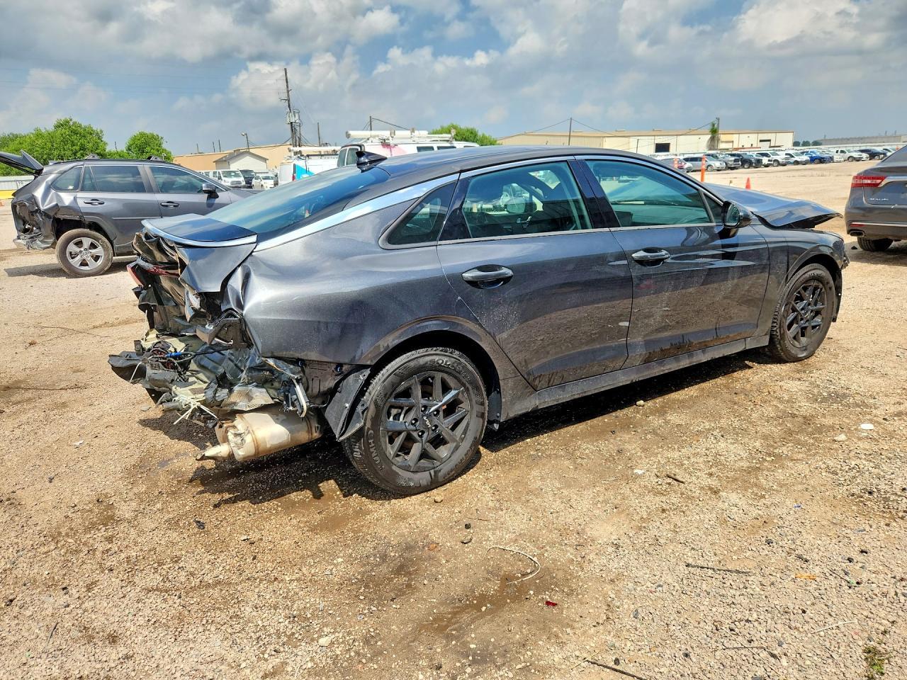 2025 Kia K5 Lxs - Image 3