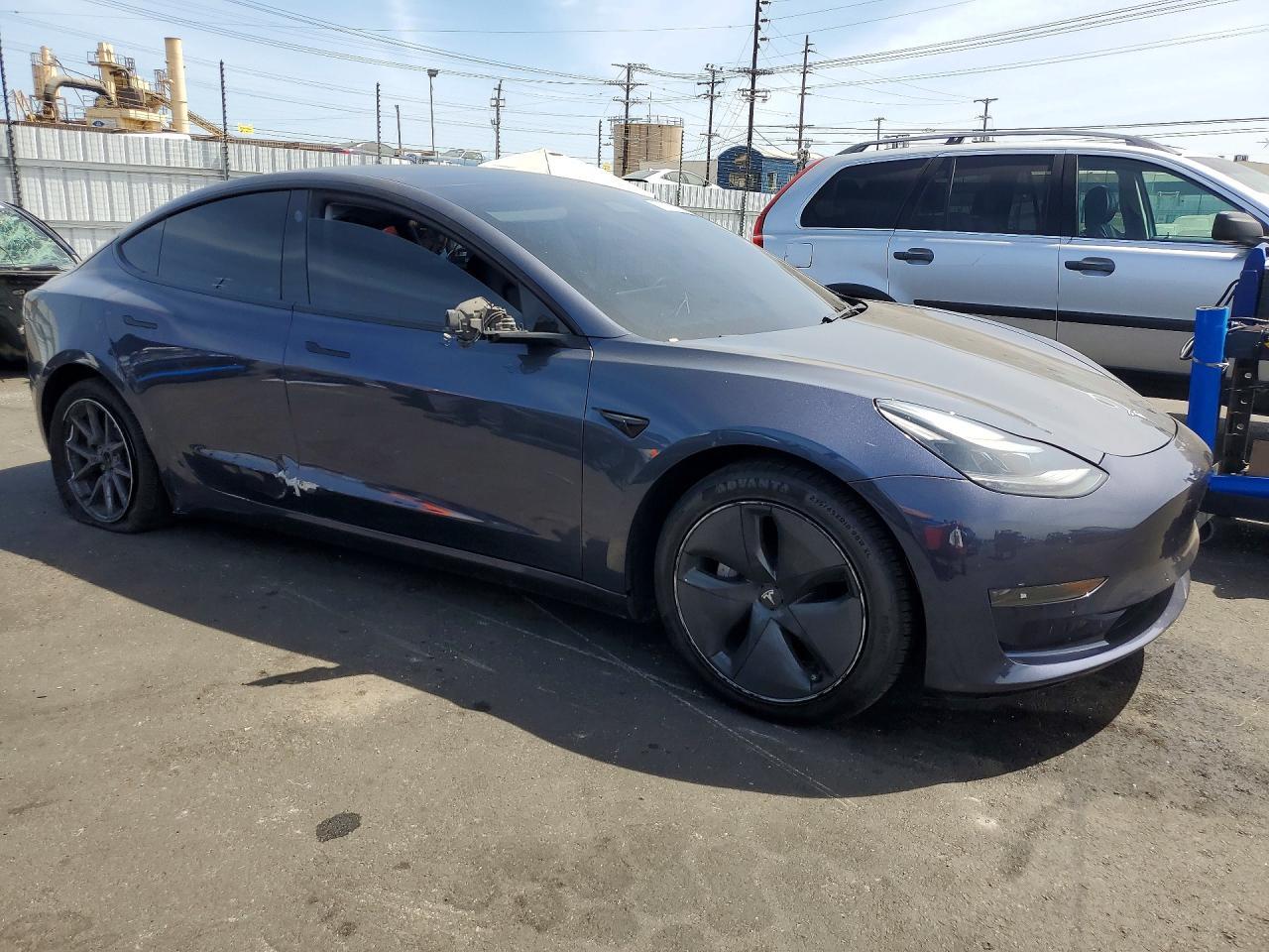 2022 Tesla Model 3 - Фото 4
