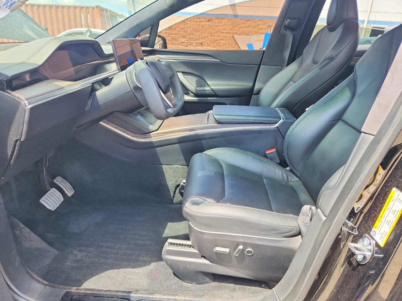 2023 Tesla Model X - Image 7
