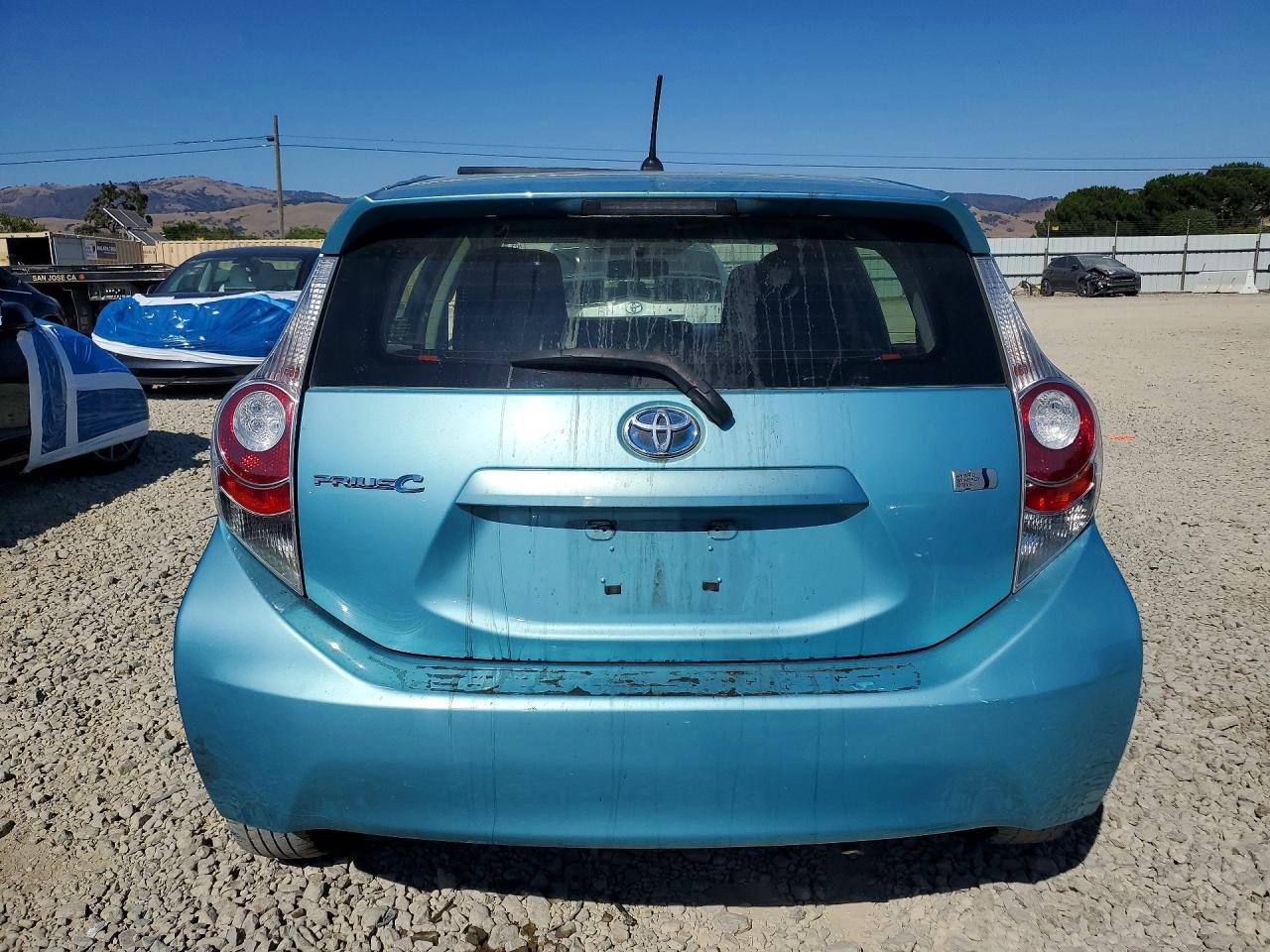 2013 Toyota Prius C One - Image 6
