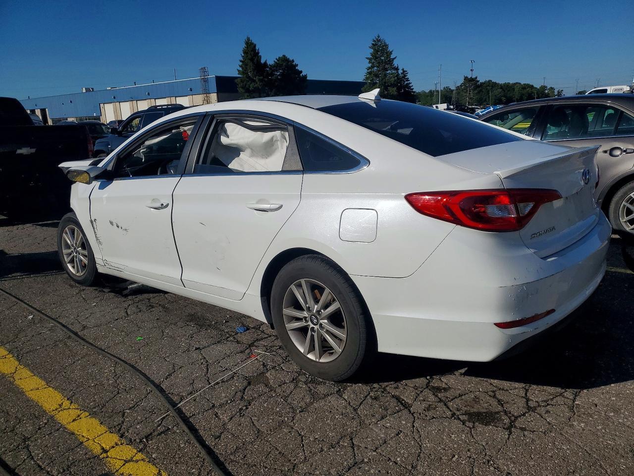 2017 Hyundai Sonata Se - Image 2