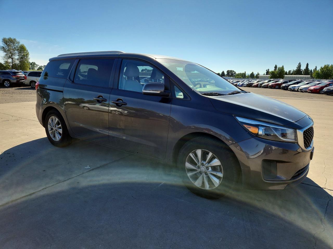 2016 Kia Sedona Lx - Image 4