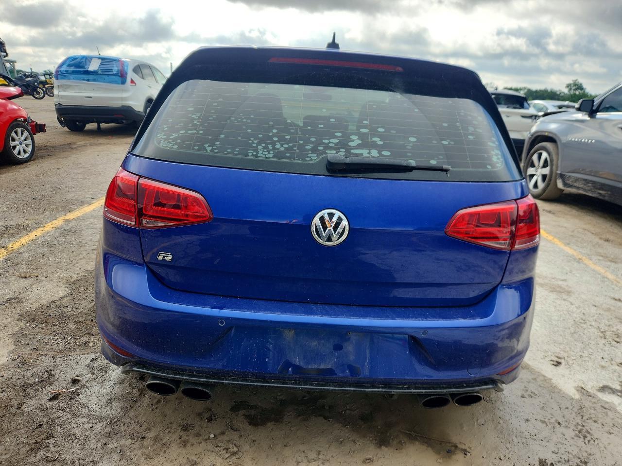 2017 Volkswagen Golf R - Image 6