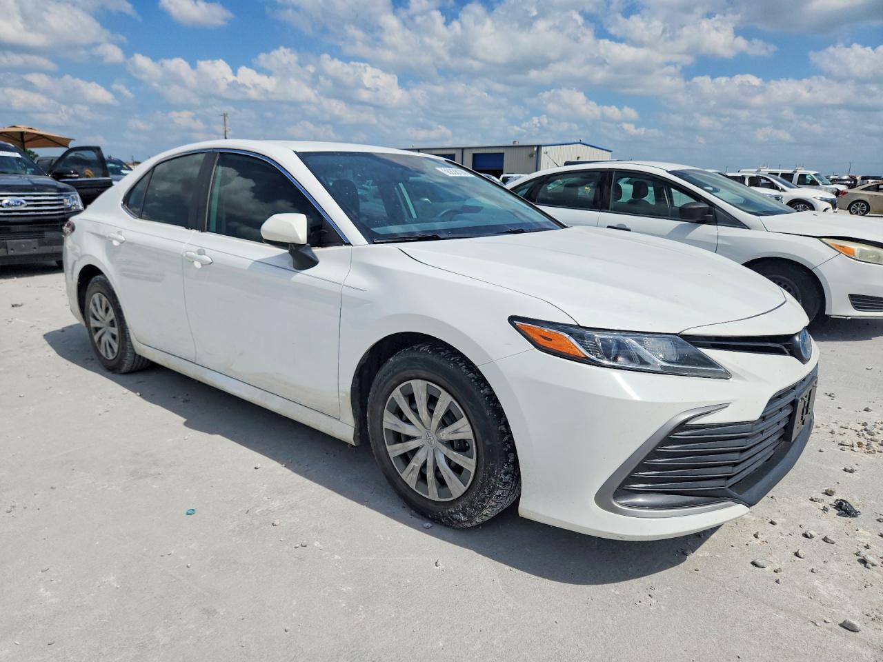2022 Toyota Camry Le - Image 4