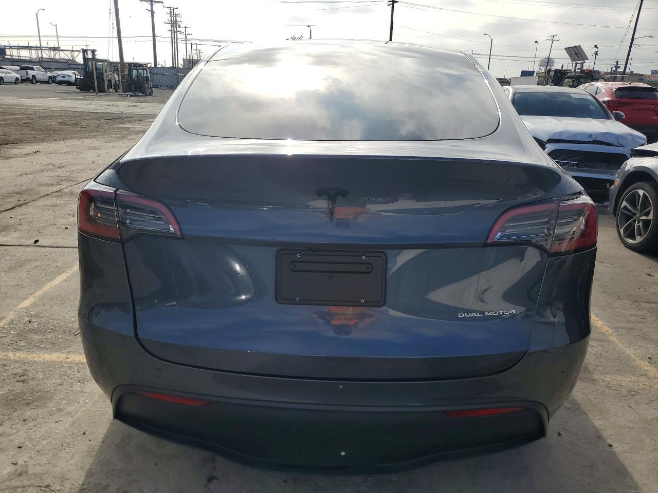 2023 Tesla Model Y - Image 6