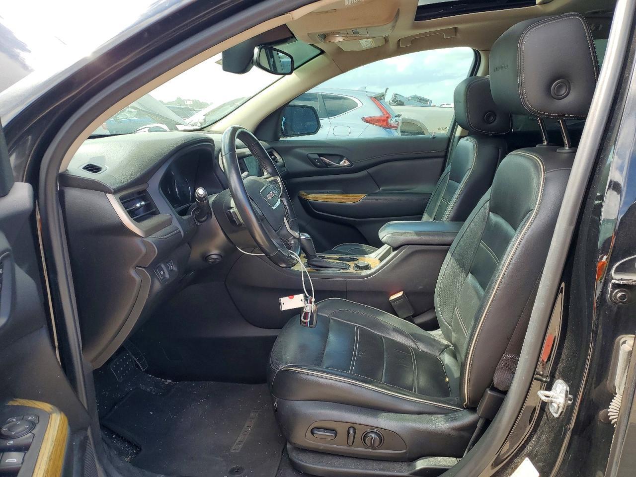 2019 GMC Acadia Denali - Image 7