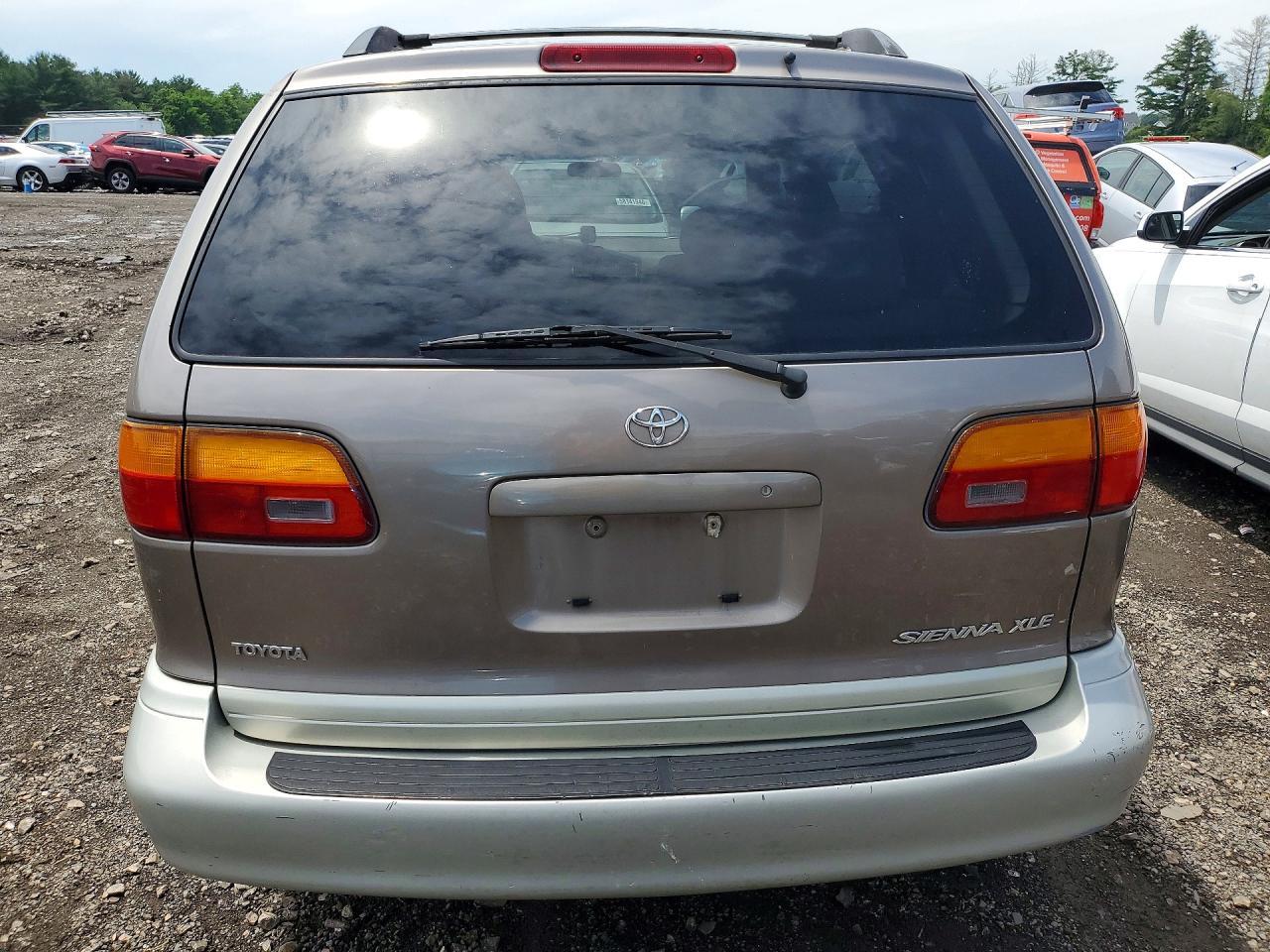 1998 Toyota Sienna Xle - Фото 6