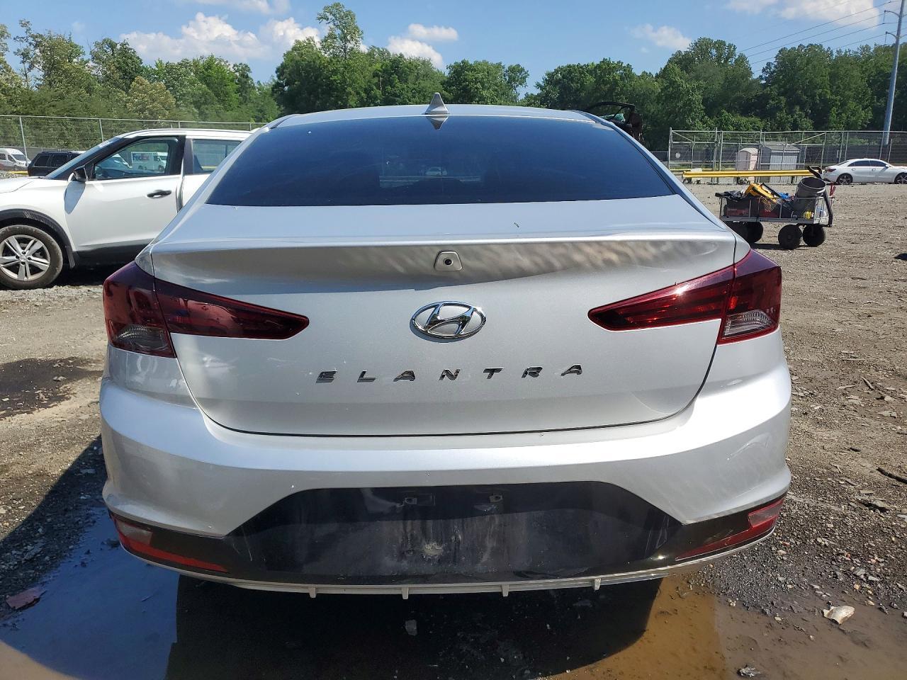 2020 Hyundai Elantra Sel - Фото 6