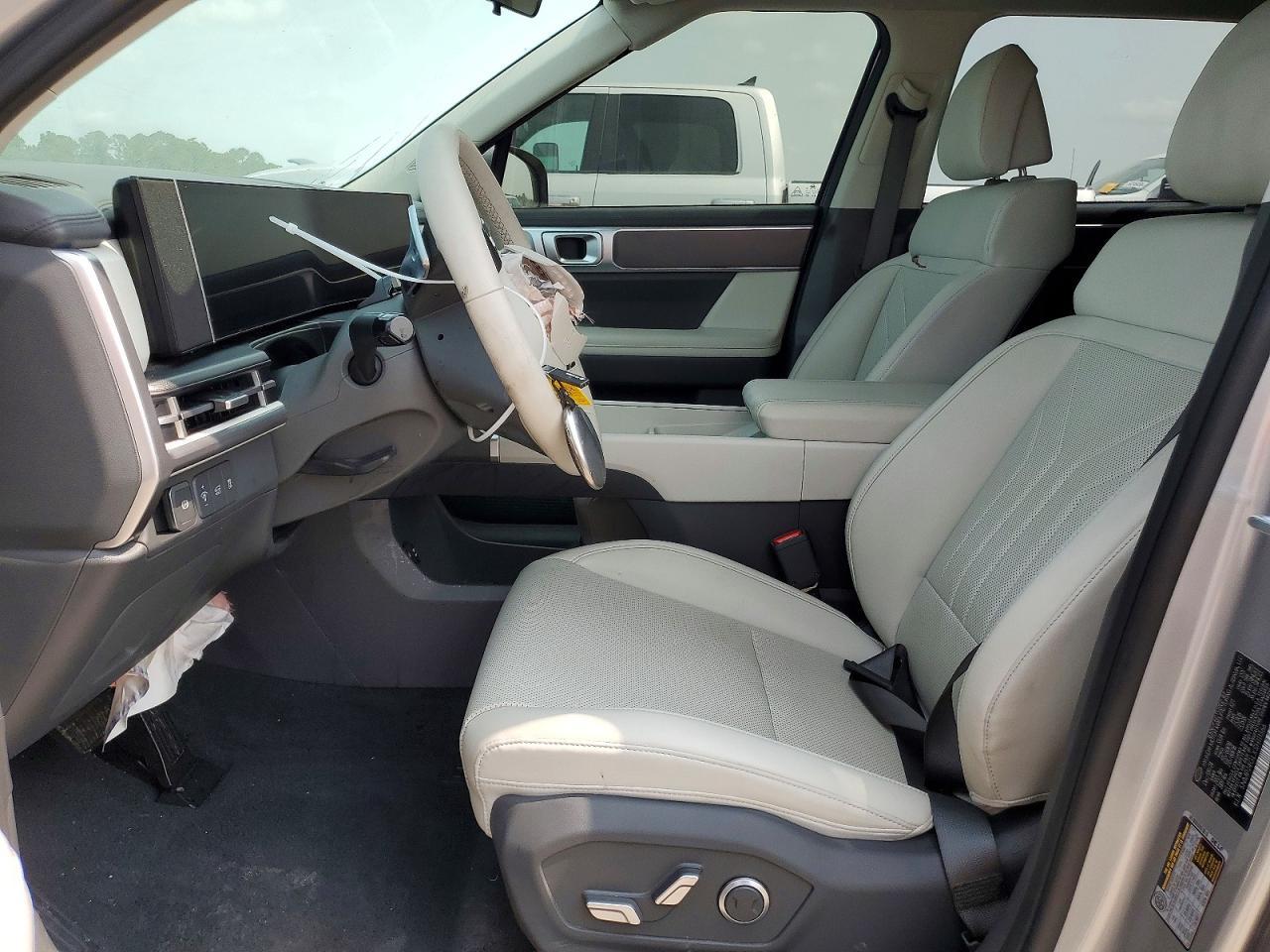2025 Hyundai Santa Fe Sel - Image 7