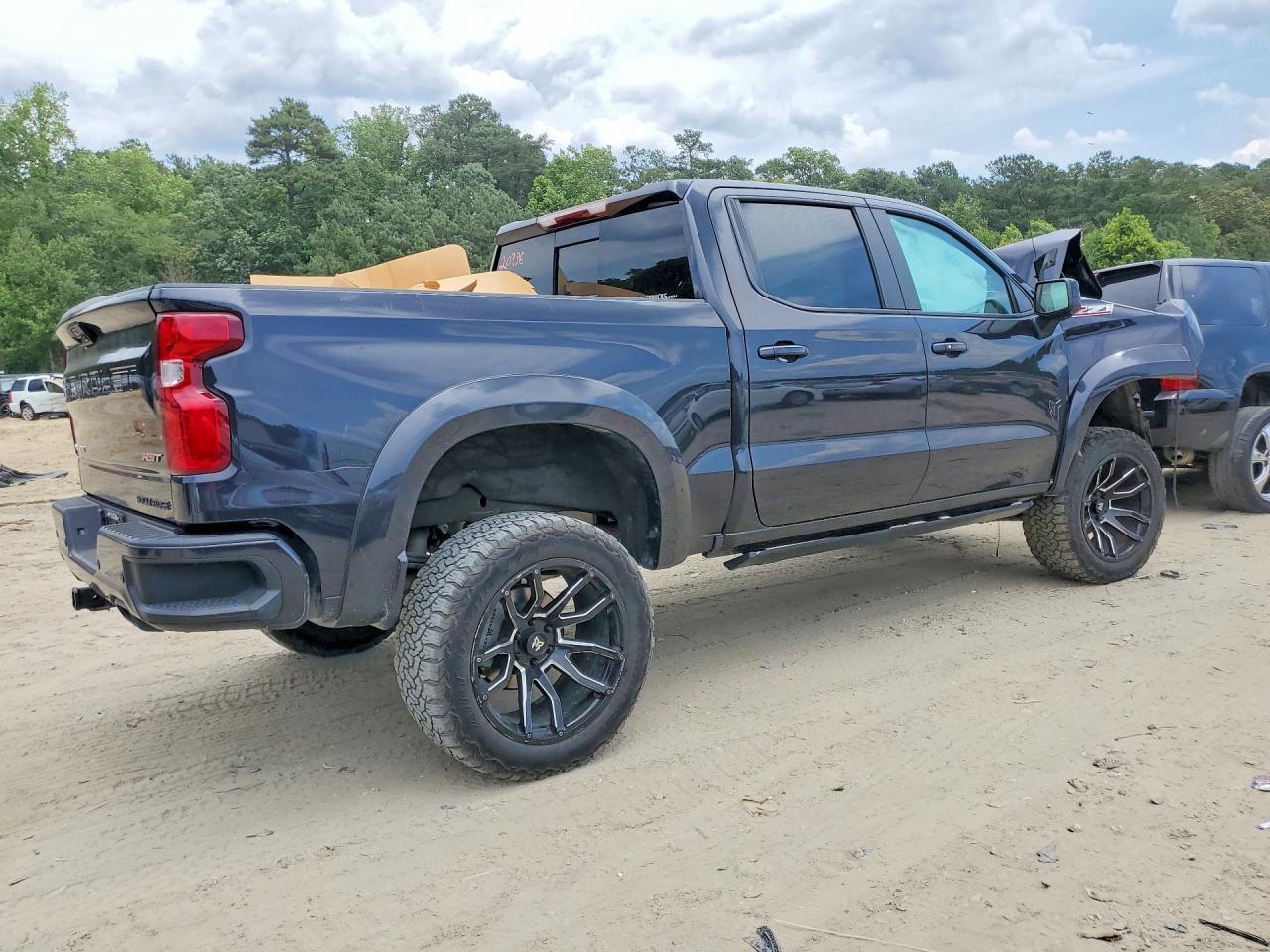 2023 Chevrolet Silverado K1500 Rst - Фото 3