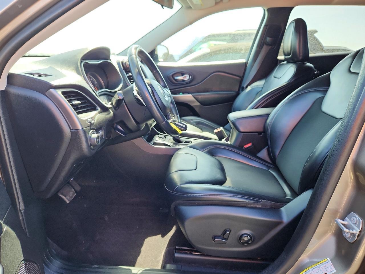 2019 Jeep Cherokee Latitude Plus - Image 7