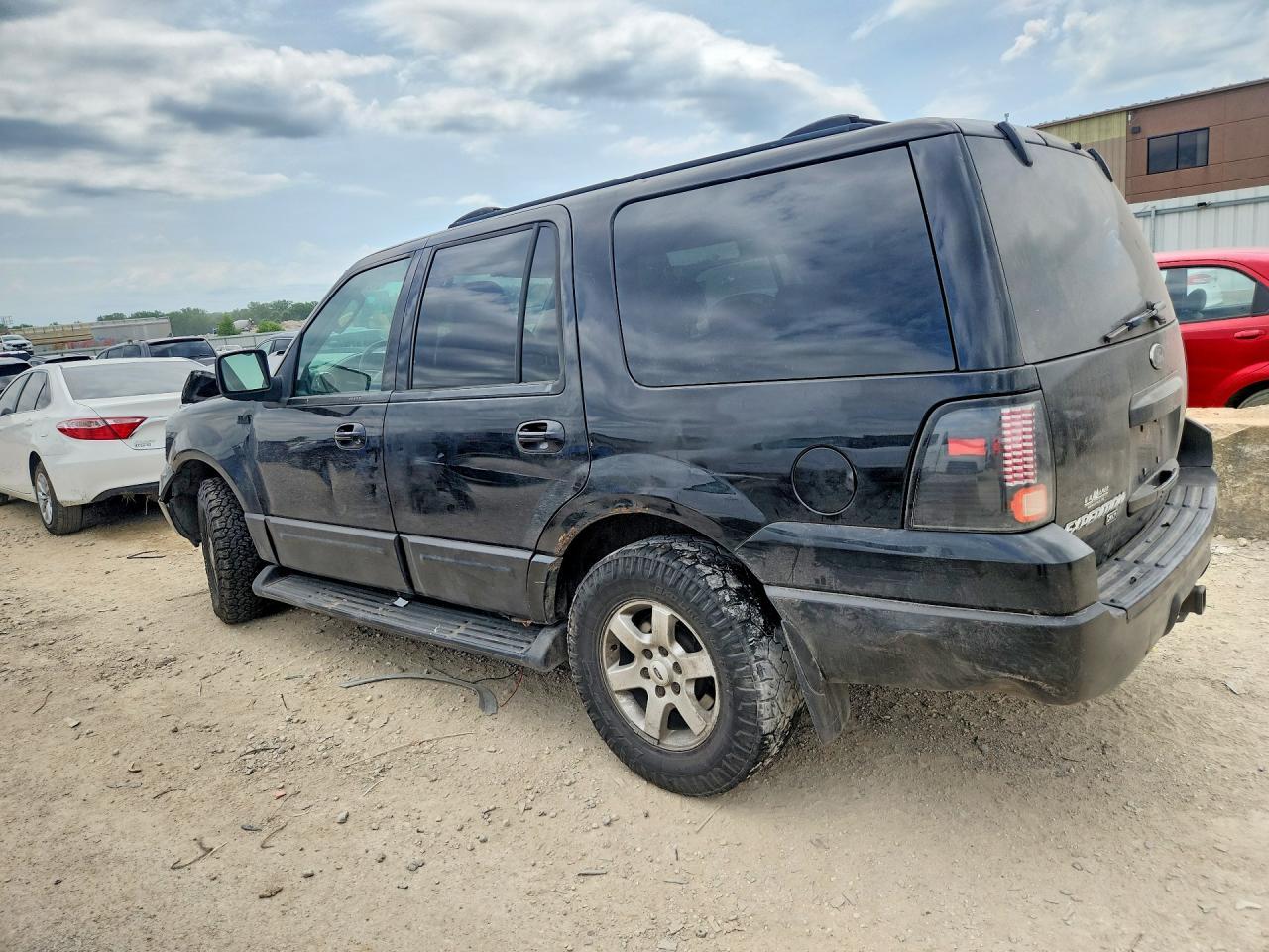 2004 Ford Expedition Xlt - Image 2