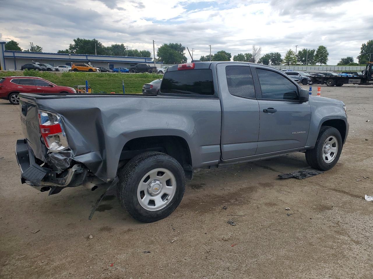 2021 Chevrolet Colorado - Image 3