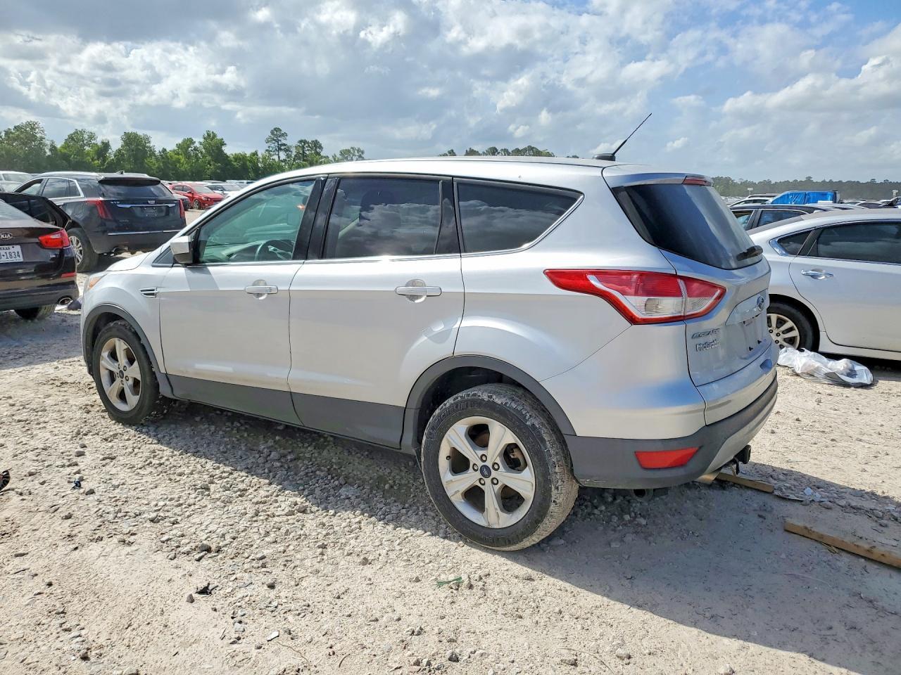 2016 Ford Escape Se - Фото 2