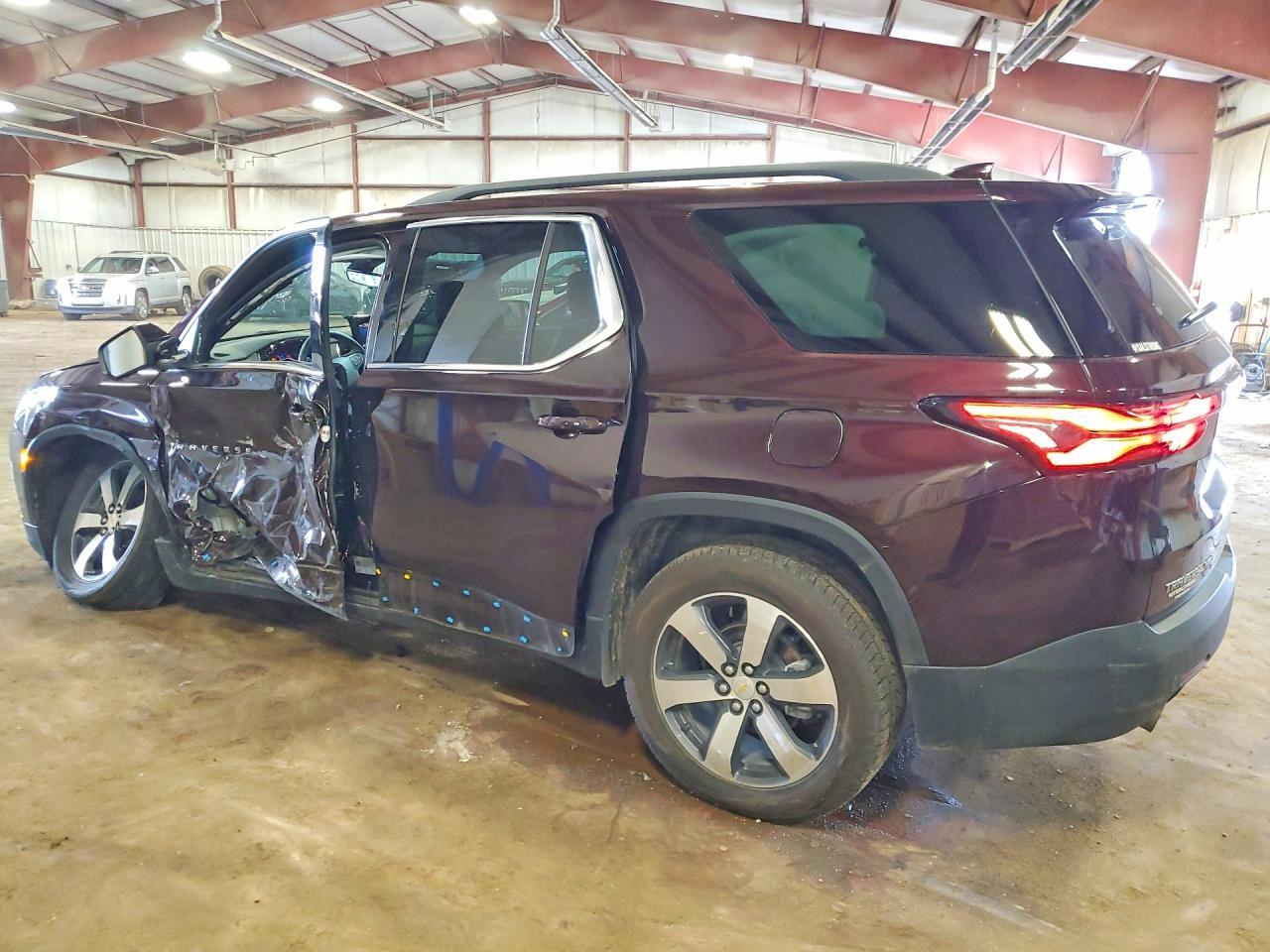 2023 Chevrolet Traverse Lt - Image 2