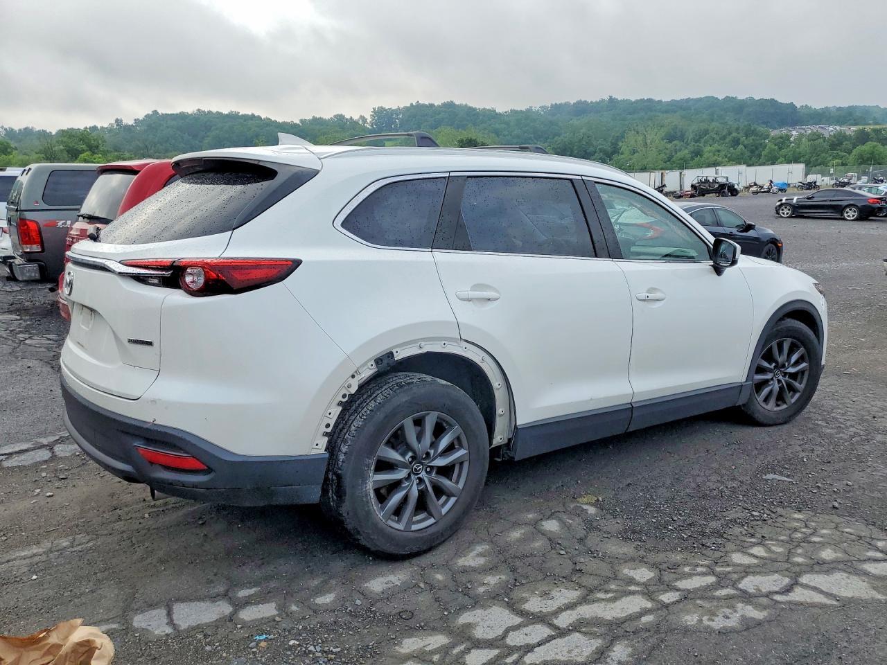 2022 Mazda Cx-9 Touring - Image 3