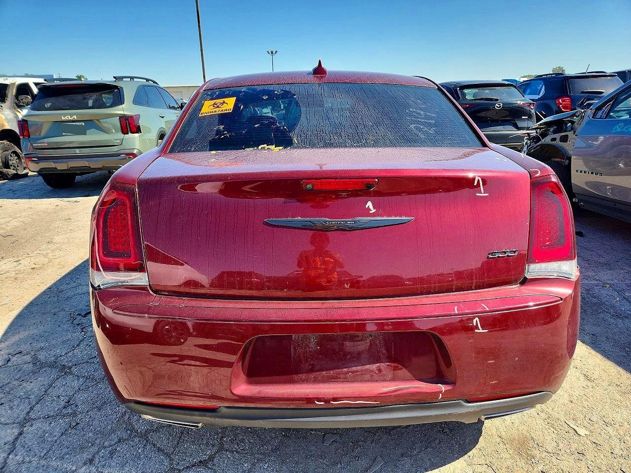 2020 Chrysler 300 Touring - Фото 6