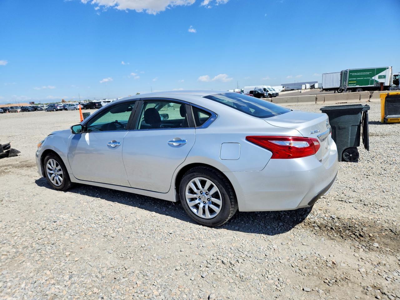 2017 Nissan Altima 2.5 S - Фото 2