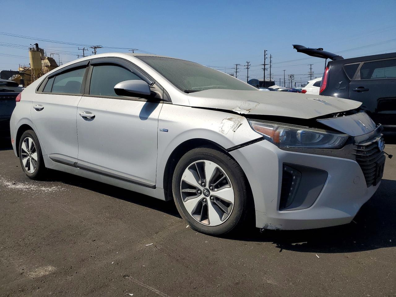 2019 Hyundai Ioniq Plug-In Hybrid Base - Image 4