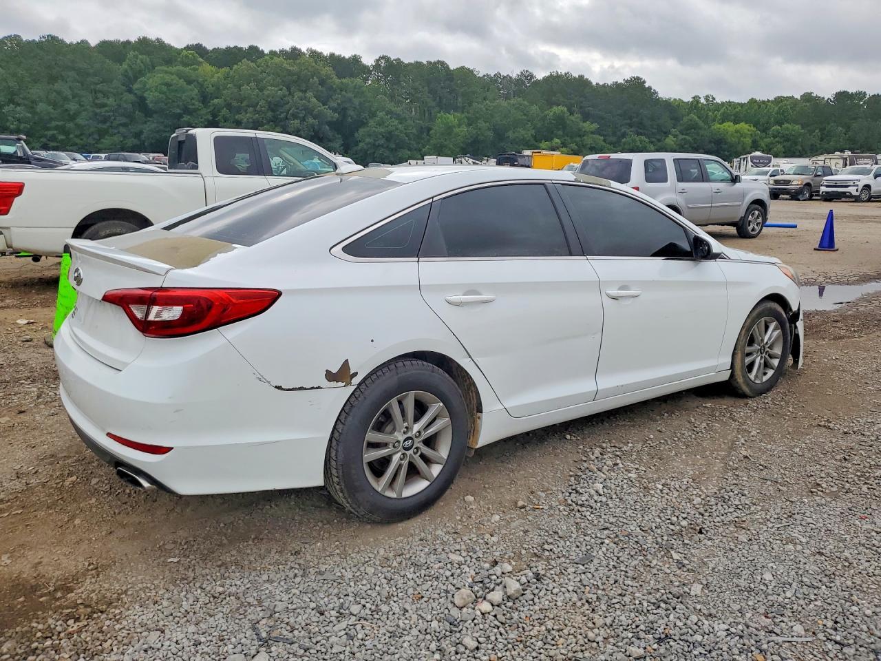 2016 Hyundai Sonata - Image 3