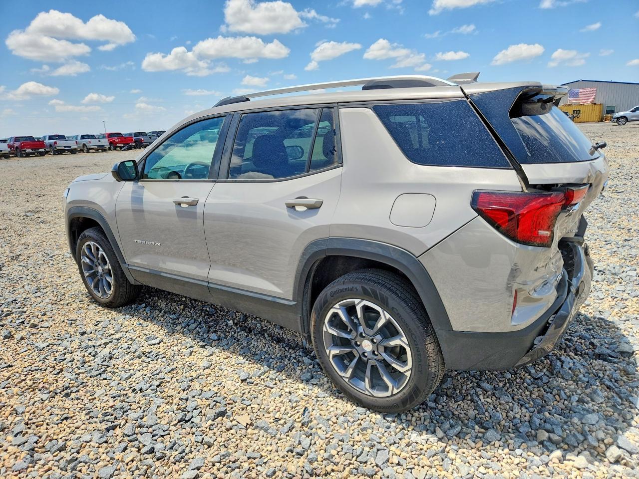 2026 GMC Terrain Elevation - Фото 2