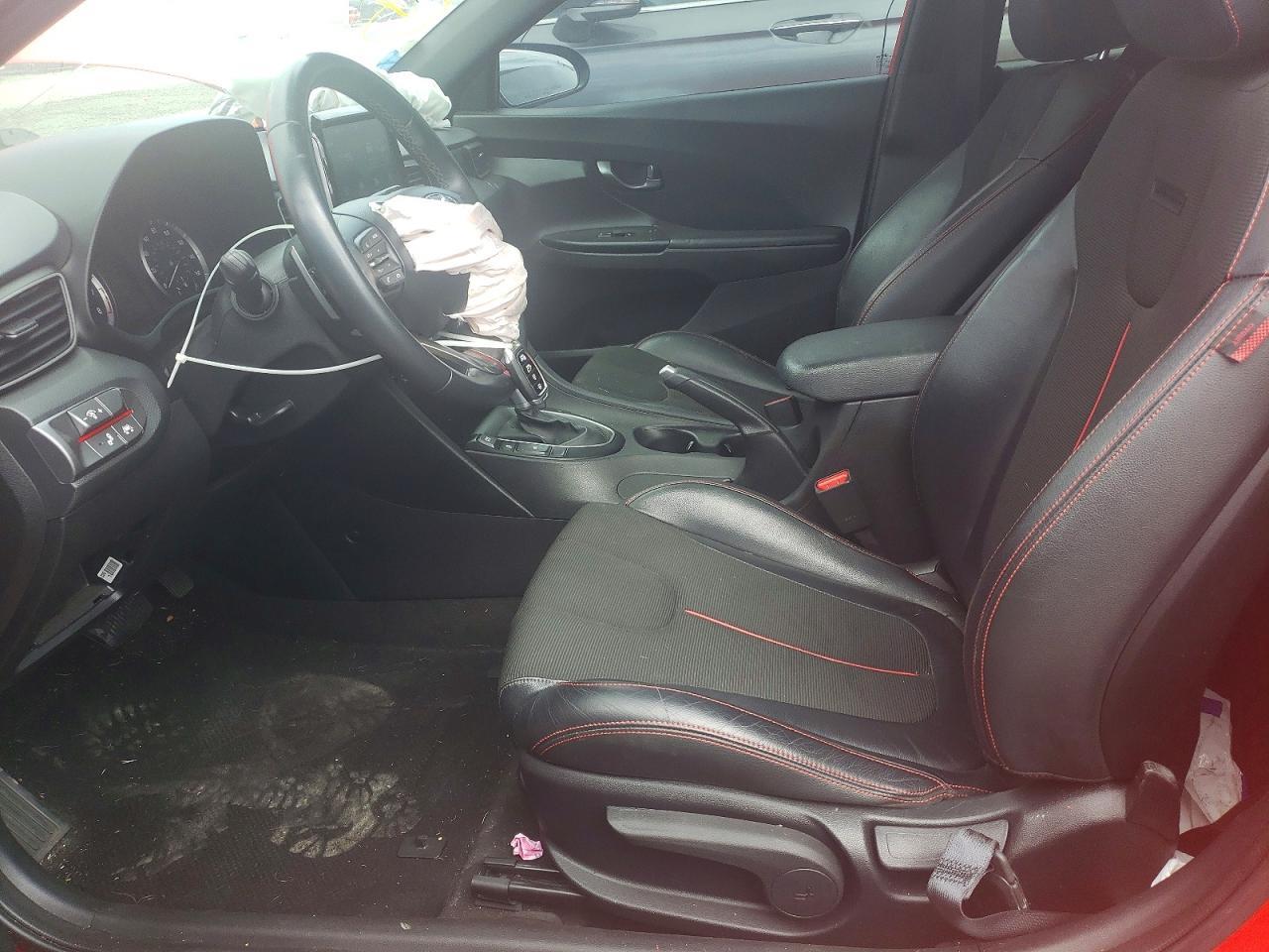 2021 Hyundai Veloster 2.0L Premium - Фото 7