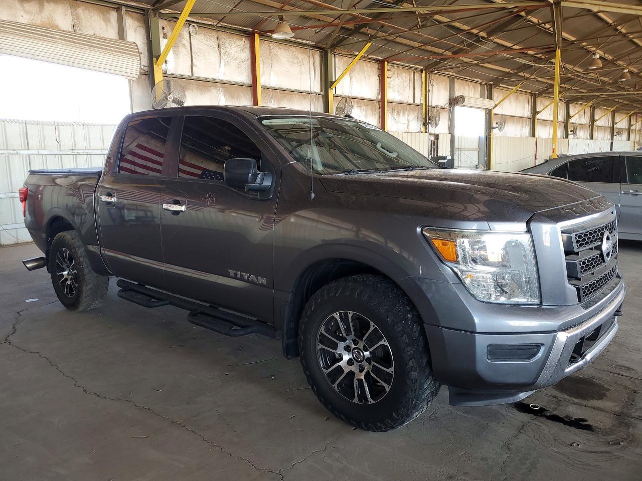 2021 Nissan Titan S - Фото 4