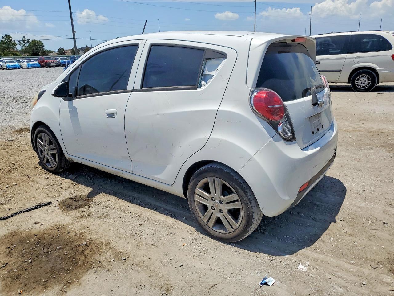 2013 Chevrolet Spark Ls - Фото 2
