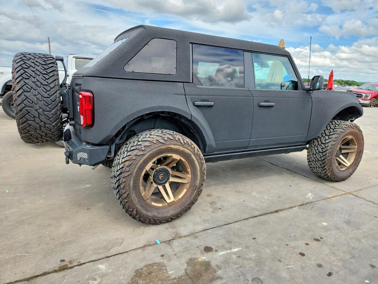 2023 Ford Bronco Base - Фото 3
